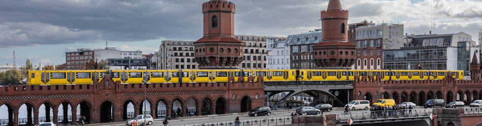Blick auf die U-Bahn auf der Berliner Oberbaumbrücke